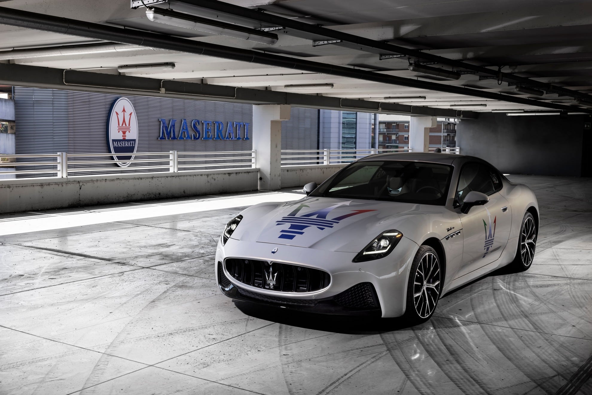 Prime informazioni su Maserati GranTurismo 2023: foto, motori, data uscita
