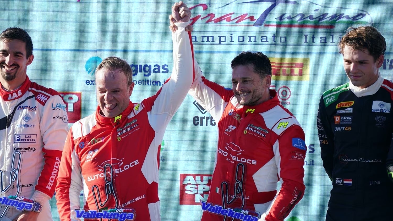 Rubens Barrichello torna a vincere in Ferrari dopo 18 anni [VIDEO]