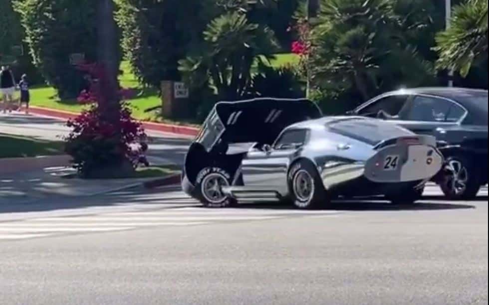 Incidente Shelby Daytona Cobra: il video è virale, ma la vettura è reale? [VIDEO]