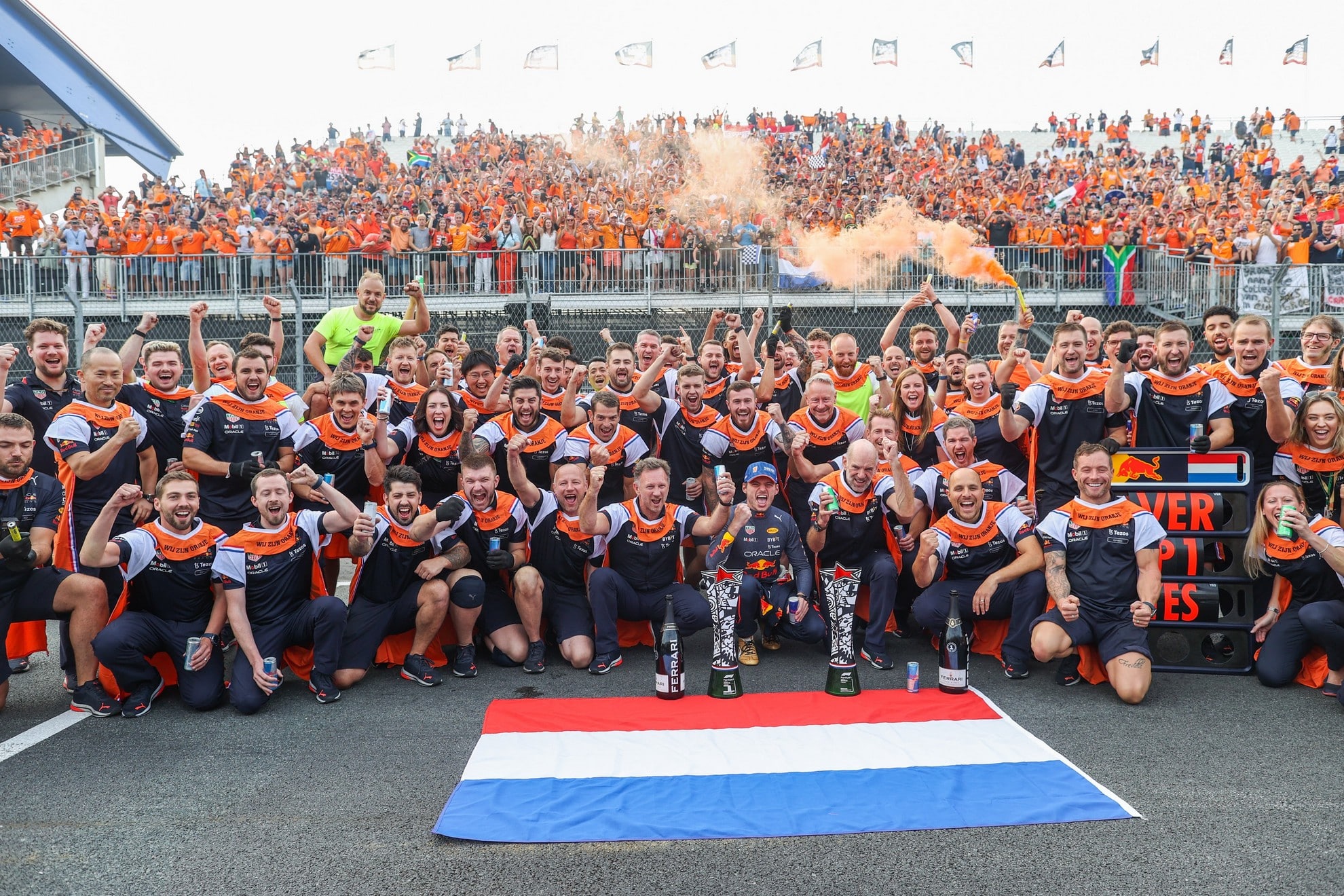 Pagelle GP Olanda 2022: Verstappen vince tra gli orange, podio Leclerc