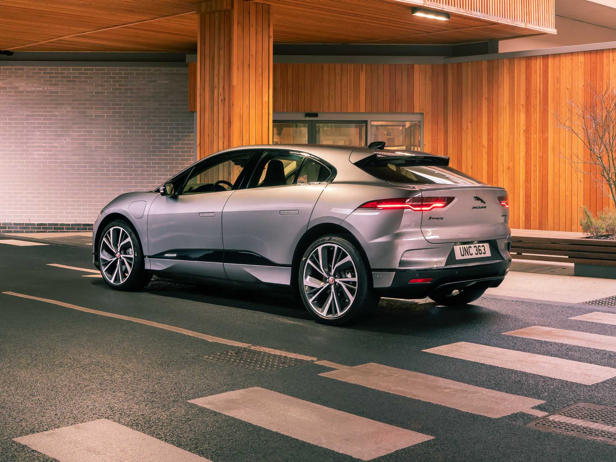 Jaguar F-Type, è game over: il futuro sono i SUV a zero emissioni