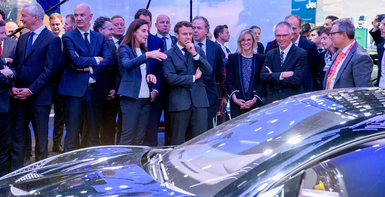 Stellantis accelera l’elettrificazione: produrrà 12 veicoli elettrici in Francia