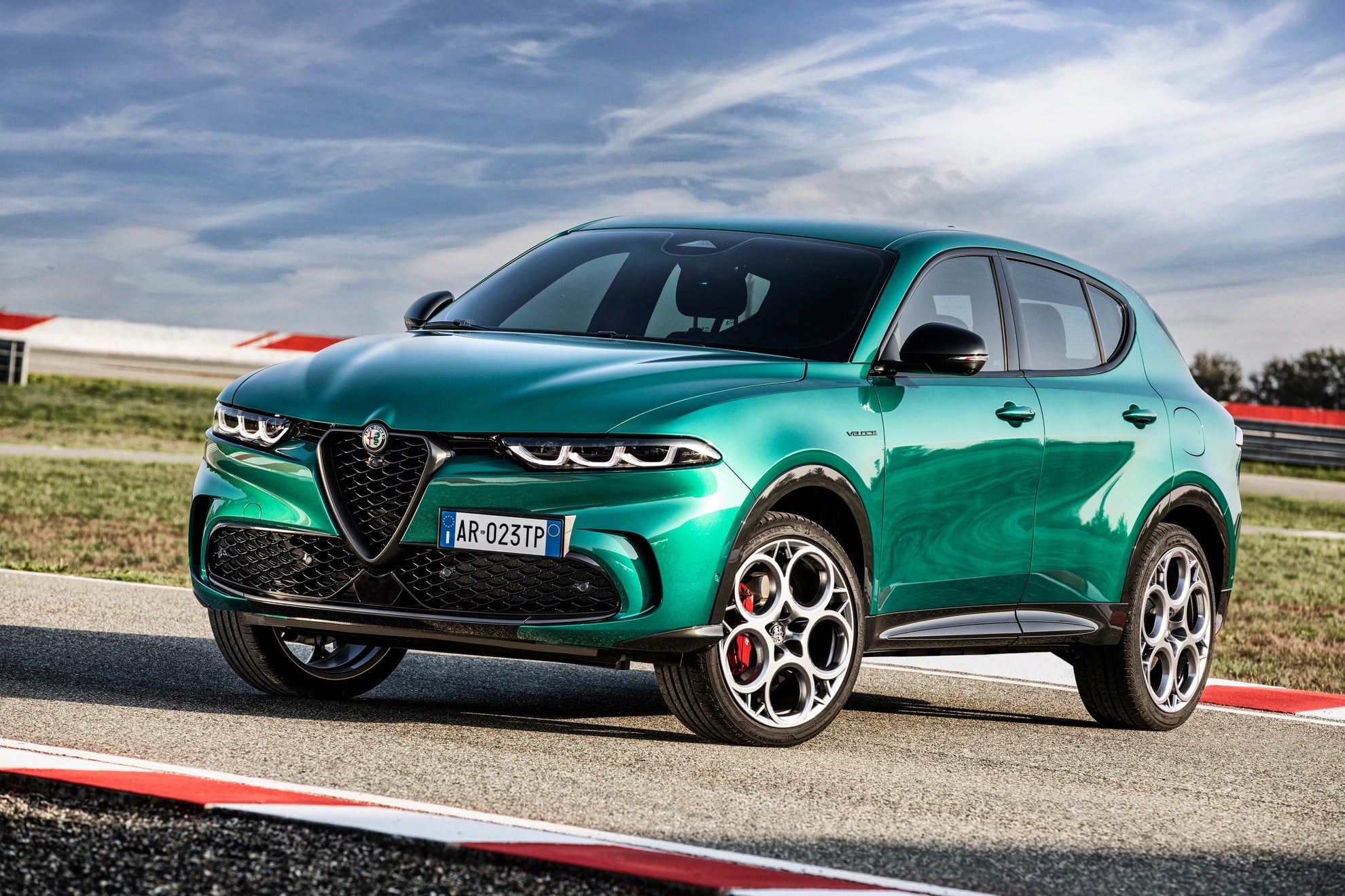 Alfa Romeo Tonale Plug-In Hybrid Q4: prezzo, prestazioni, autonomia, prova in anteprima