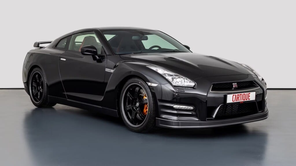 Nissan-GT-R-front