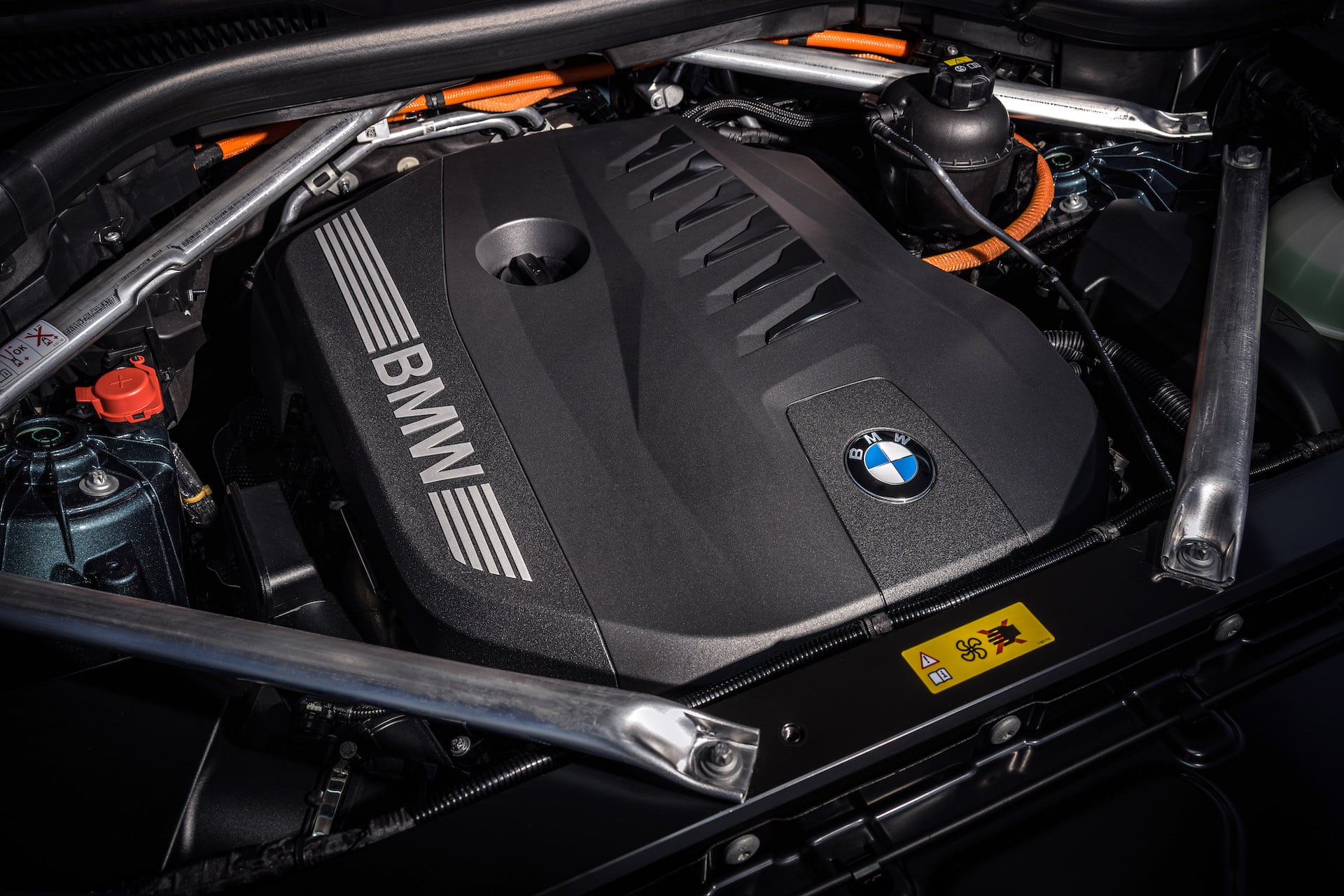 BMW X5 2023 motore xDrive50e