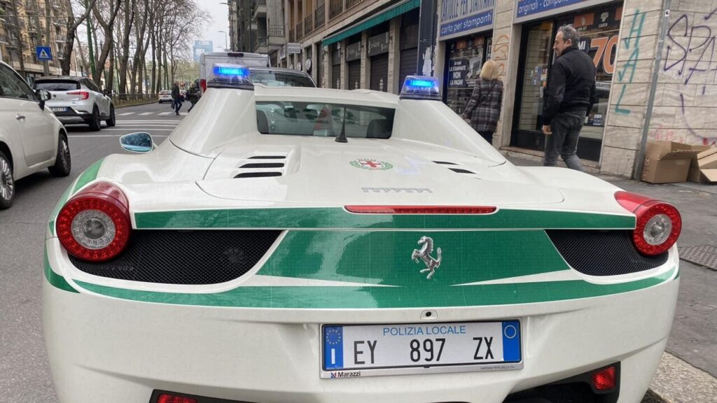 Lo sapevate che a Milano gira una Ferrari della Polizia locale?