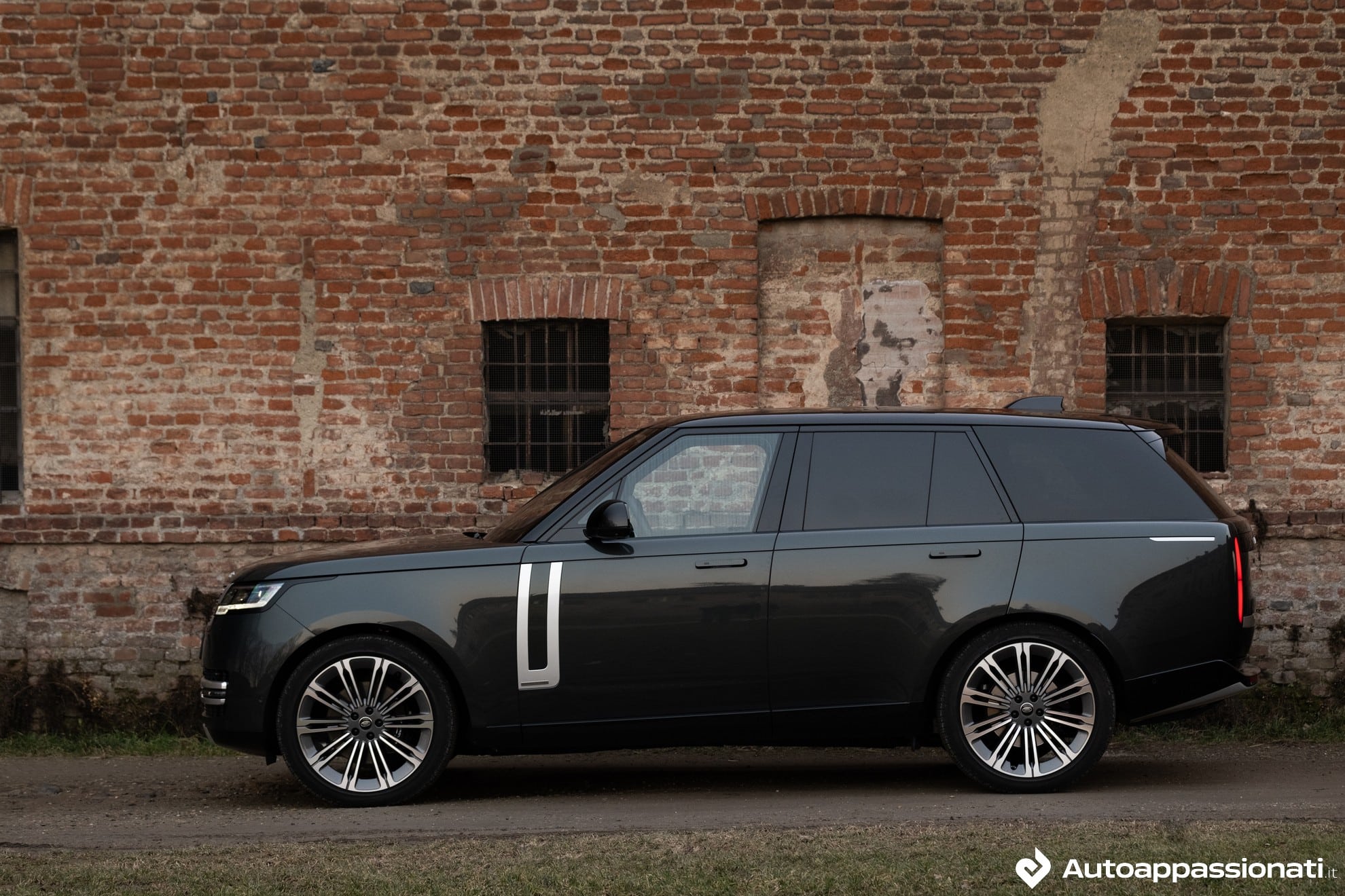 Range Rover elettrica: la vedremo entro la fine del 2023