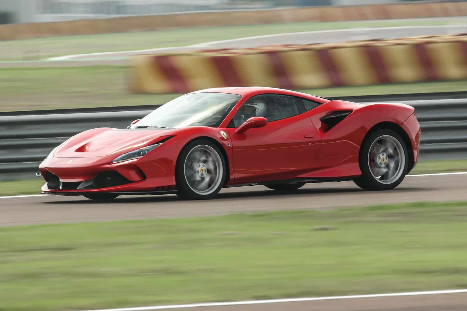 Ferrari: terminata la produzione della F8 Tributo. E’ quasi la fine del V8?