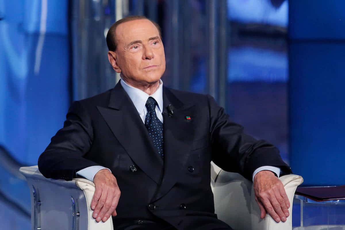 Morte Berlusconi: patente a punti, autostrade e grandi opere