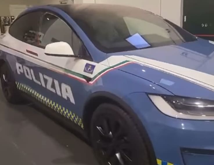 Tesla Model X Plaid arruolata nella Polizia italiana [VIDEO]