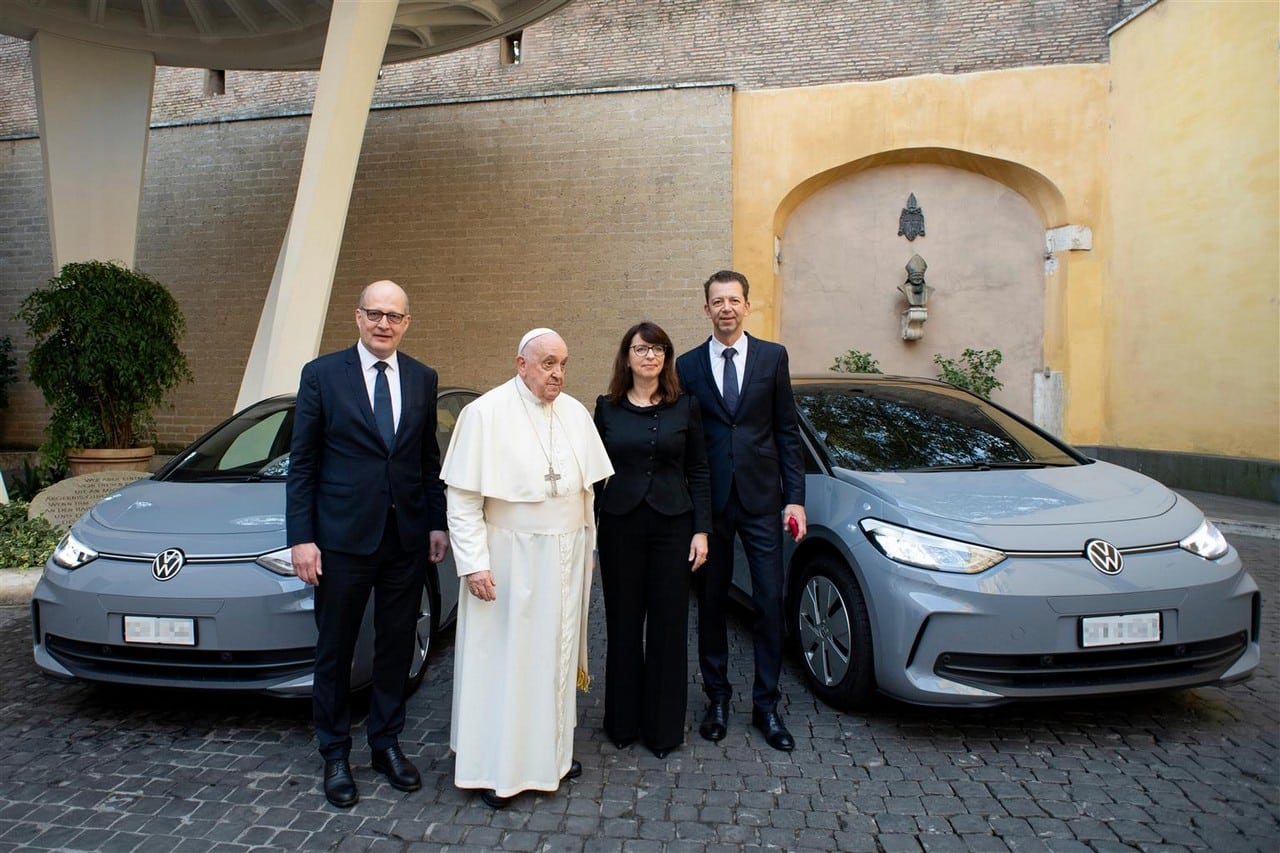 Le Volkswagen elettriche entrano nella flotta del Vaticano
