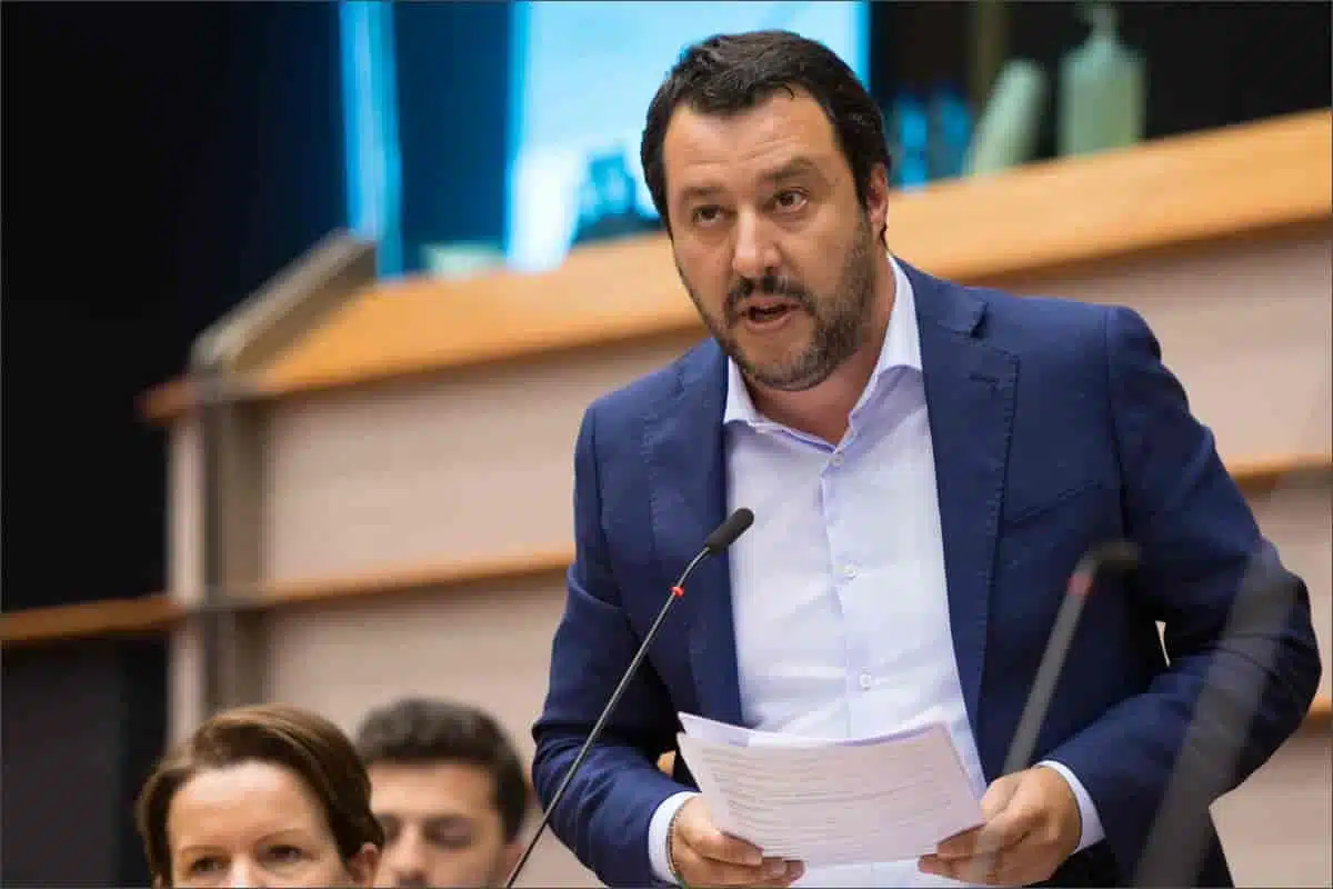 Salvini torna all’attacco: “Diesel meglio dell’elettrico”
