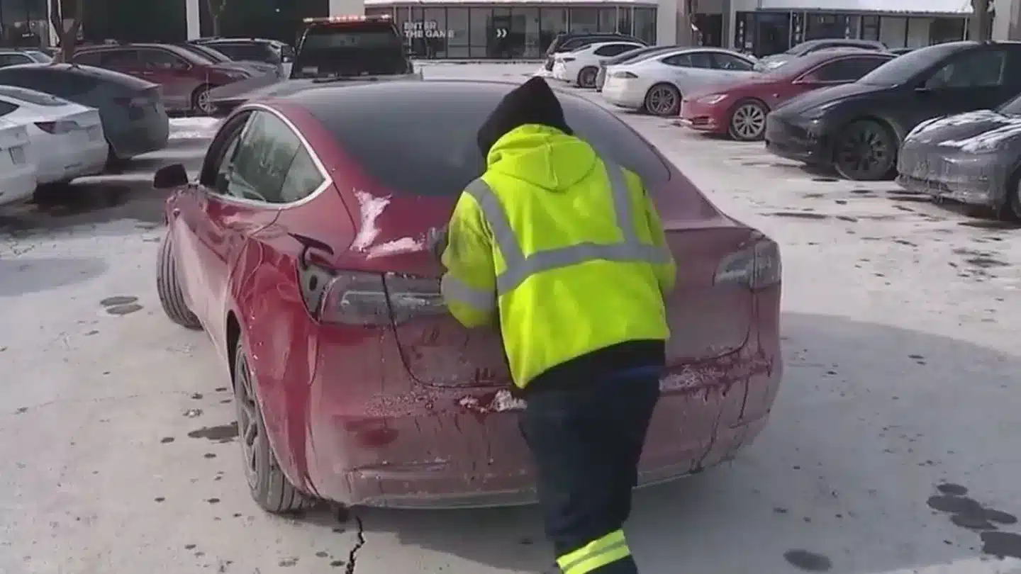 Il freddo blocca le auto elettriche: a Chicago è emergenza